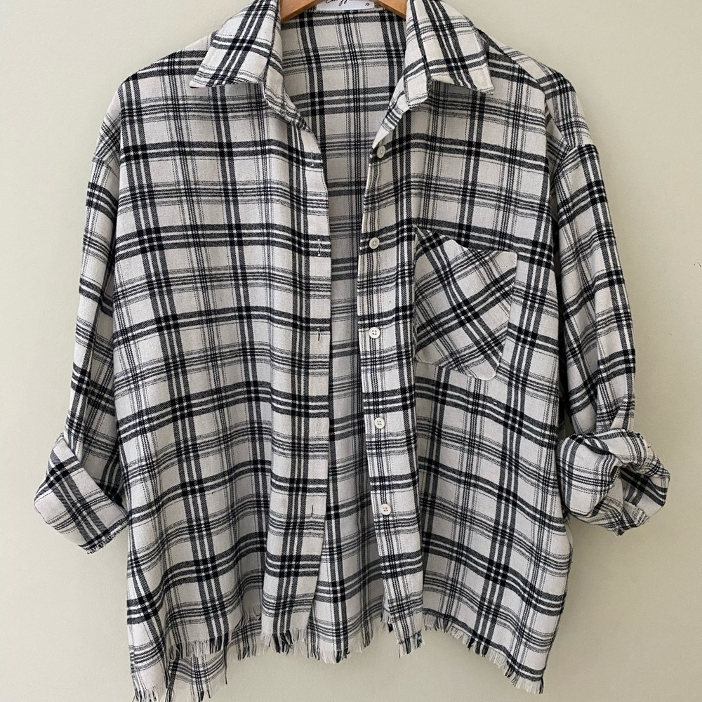 Carly Jean Los Angeles Plaid Button Up